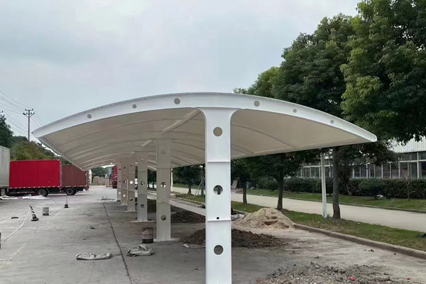 膜材料加工的創(chuàng)新技術(shù)與發(fā)展趨勢：推動現(xiàn)代建筑與工業(yè)應(yīng)用的革命性變革